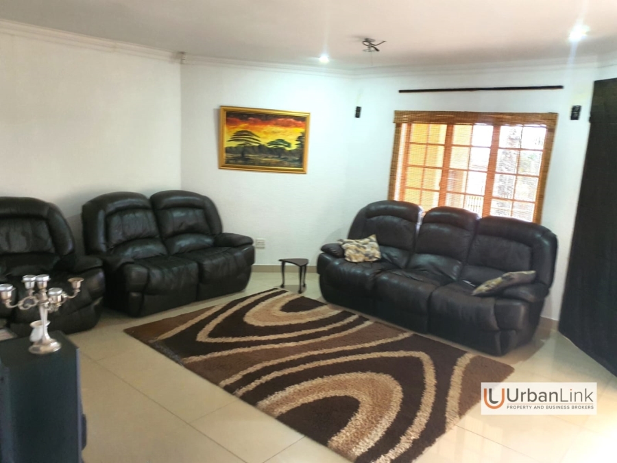 6 Bedroom Property for Sale in Safari Gardens North West